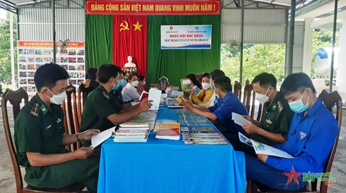 Bộ đội Biên phòng Đắk Lắk hưởng ứng Ngày Sách và văn hóa đọc 